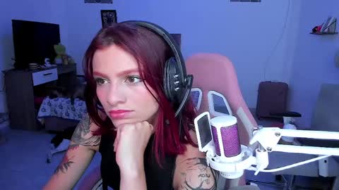 Snapshot of sophie_dolly_ chatting on 05-15-26, 03:46 sophie doll online show from 05-15-26, 03:46