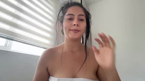 Sophie online show from 05-18-26, 05:41