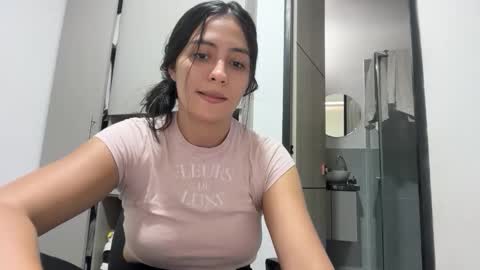 Snapshot of sophie_foxxx chatting on 05-23-26, 06:23 Sophie online show from 05-23-26, 06:23