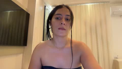 Snapshot of sophie_foxxx chatting on 05-28-26, 04:10 Sophie online show from 05-28-26, 04:10