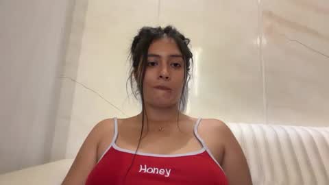 Snapshot of sophie_foxxx chatting on 07-12-26, 02:24 Sophie online show from 07-12-26, 02:24