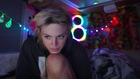 Snapshot of sophie_lovely chatting on 03-08-25, 03:39 derpy derpington online show from 03-08-25, 03:39