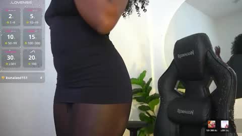 Snapshot of sophie_luvs chatting on 04-12-26, 02:44 Sophie online show from 04-12-26, 02:44