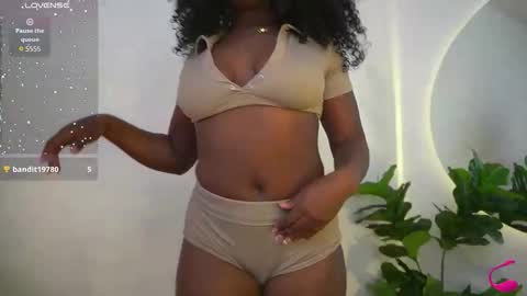 Snapshot of sophie_luvs chatting on 05-03-26, 02:01 Sophie online show from 05-03-26, 02:01