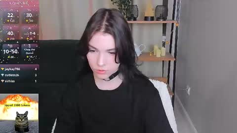 sophie_nomenal_ online show from 09-17-25, 09:27