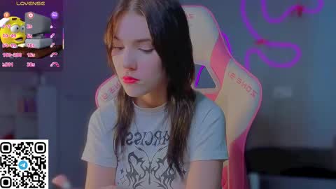 Snapshot of sophie_nomenal_ chatting on 03-05-26, 09:27 sophie_nomenal_ online show from 03-05-26, 09:27