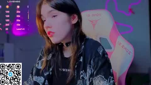 Snapshot of sophie_nomenal_ chatting on 03-21-26, 06:33 sophie_nomenal_ online show from 03-21-26, 06:33