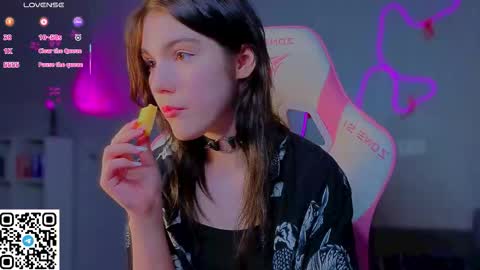 Snapshot of sophie_nomenal_ chatting on 03-26-26, 09:20 sophie_nomenal_ online show from 03-26-26, 09:20