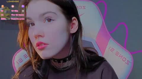 sophie_nomenal_ online show from 05-12-26, 01:36