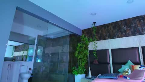 Snapshot of sophie_starx chatting on 12-06-24, 07:43 Sarah sophia online show from 12-06-24, 07:43