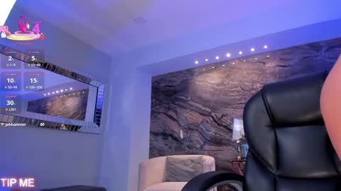 Sophie online show from 09-26-25, 12:03