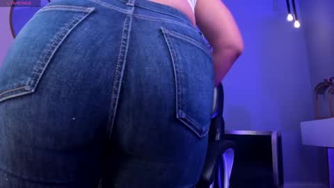 Sophie online show from 05-17-26, 01:29