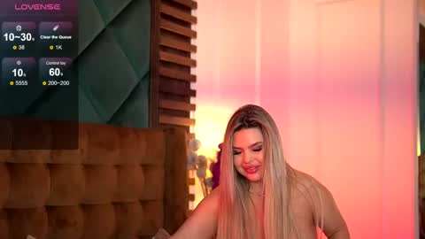 Sophie online show from 02-11-25, 01:20