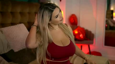 Sophie online show from 09-19-25, 05:20