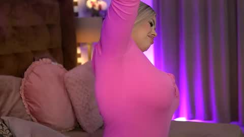 Sophie online show from 05-16-26, 05:26
