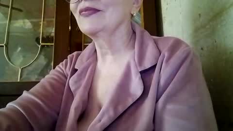 Snapshot of sophieburnsx chatting on 05-23-26, 11:14 SophieBurnsX online show from 05-23-26, 11:14
