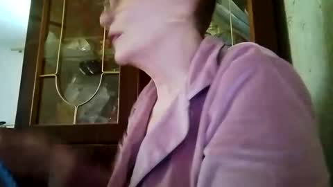Snapshot of sophieburnsx chatting on 06-05-26, 09:37 SophieBurnsX online show from 06-05-26, 09:37