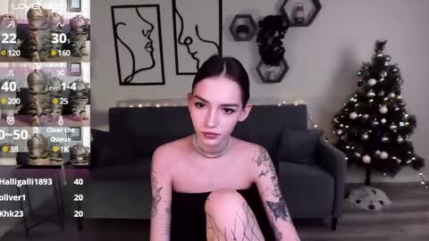 Sophie online show from 12-12-24, 03:54