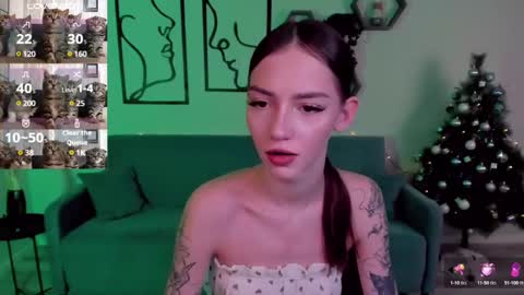 Sophie online show from 01-04-25, 01:53