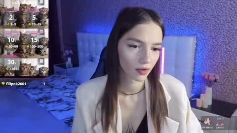 Sophie online show from 01-30-25, 06:24