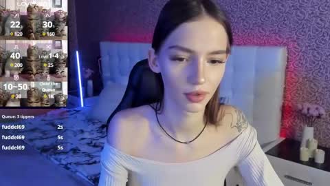 Sophie online show from 02-06-25, 10:04