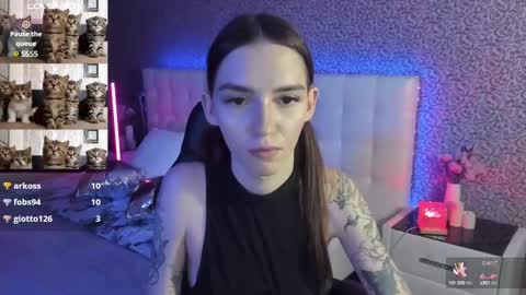 Sophie online show from 02-28-25, 05:59