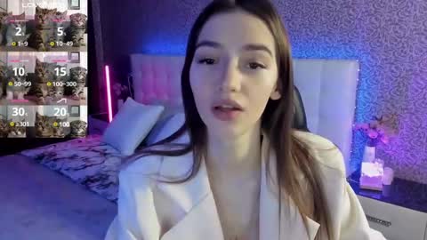 Sophie online show from 03-03-25, 07:32