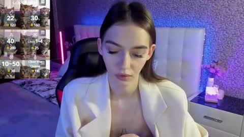 Sophie online show from 03-03-25, 10:49