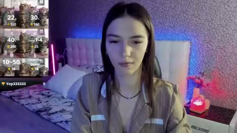 Sophie online show from 03-07-25, 08:34
