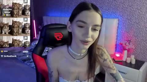 Sophie online show from 03-12-25, 01:08