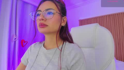   Sophie  IG sophiecherry es   online show from 03-11-25, 06:21