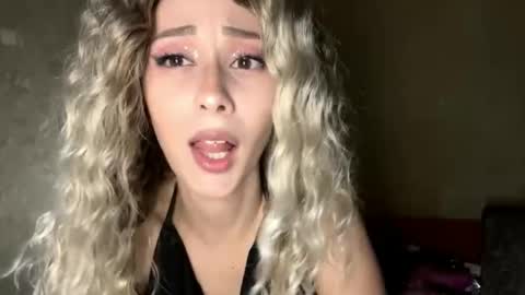 Snapshot of sophiedescoteaux chatting on 10-14-25, 08:31 Mira online show from 10-14-25, 08:31