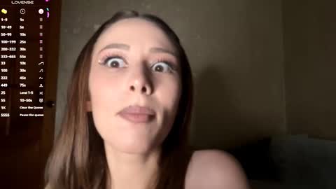 Snapshot of sophiedescoteaux chatting on 10-20-25, 08:42 Mira online show from 10-20-25, 08:42