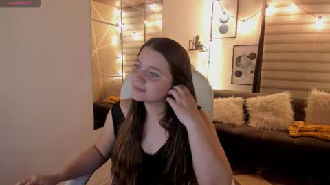 Sophie  online show from 10-15-25, 02:33