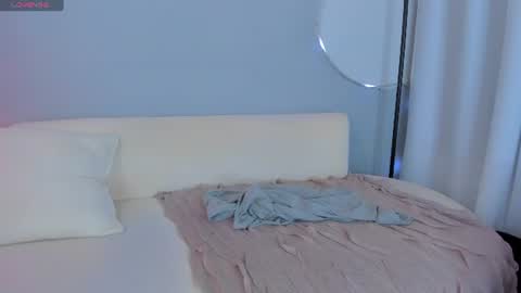 Sophie online show from 06-16-26, 11:40