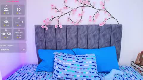 Snapshot of sophiee_velvet chatting on 06-11-26, 05:44 online show from 06-11-26, 05:44