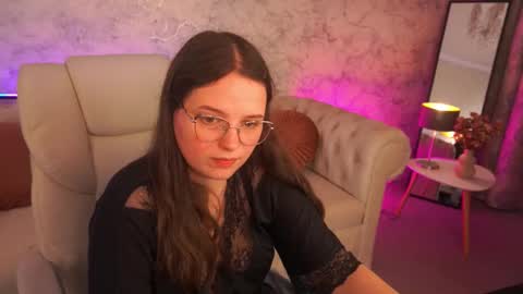 sophieedreams online show from 10-27-25, 04:00