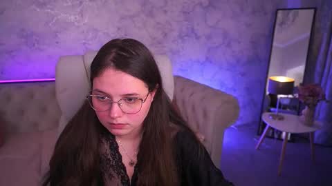 sophieedreams online show from 12-17-25, 11:00