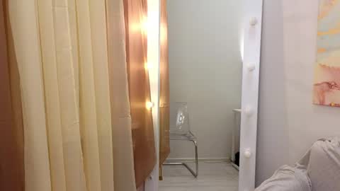 Snapshot of sophieee_lee chatting on 12-01-24, 04:29 Sophie online show from 12-01-24, 04:29