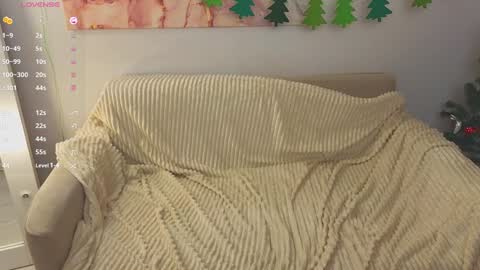 Snapshot of sophieee_lee chatting on 12-17-24, 02:22 Sophie online show from 12-17-24, 02:22