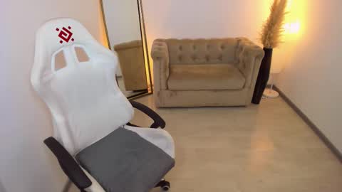 Snapshot of sophieee_lee chatting on 09-21-25, 11:12 Sophie online show from 09-21-25, 11:12