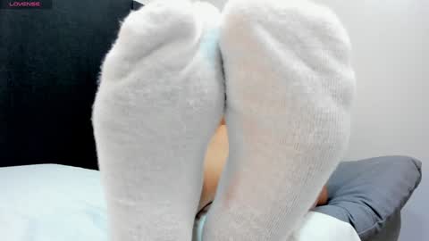 sophieharris__ online show from 12-24-24, 07:33