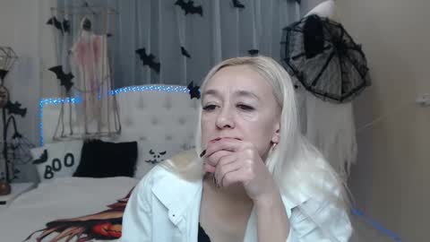 sophiekittyy online show from 10-23-25, 06:56