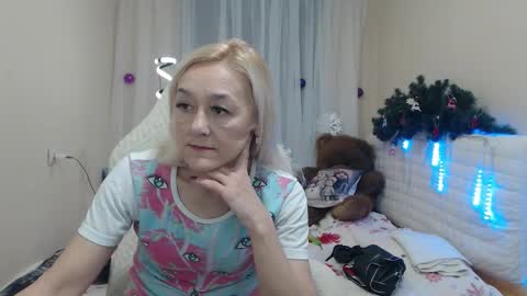 sophiekittyy online show from 12-18-25, 07:25