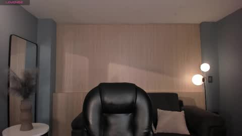 Sophie online show from 01-11-26, 04:06