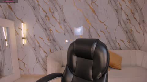 Snapshot of sophielanne chatting on 03-22-26, 04:05 Sophie online show from 03-22-26, 04:05