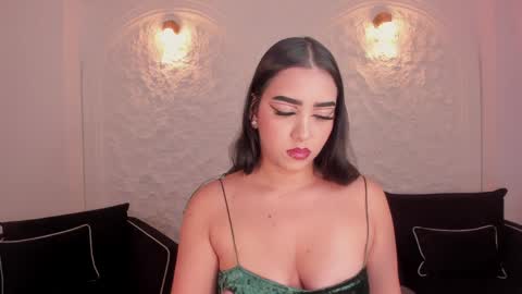 Snapshot of sophielanne chatting on 04-01-26, 04:13 Sophie online show from 04-01-26, 04:13