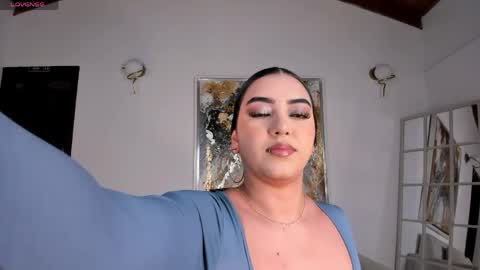 Snapshot of sophielanne chatting on 05-04-26, 05:47 Sophie online show from 05-04-26, 05:47