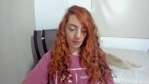 Snapshot of sophielatina chatting on 10-29-25, 04:04 Sophia online show from 10-29-25, 04:04