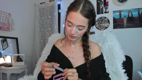 Sophie online show from 02-05-25, 05:52